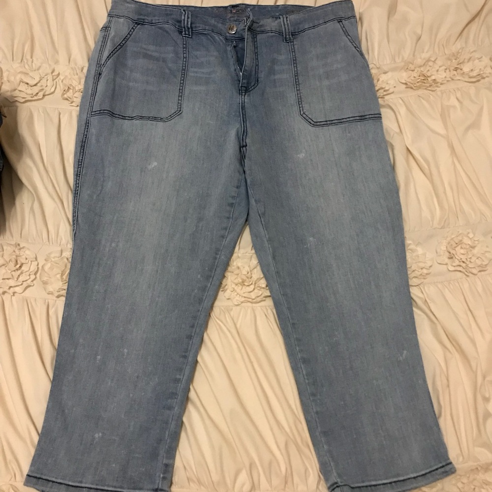 Melissa McCarthy Seven7 capris size 20